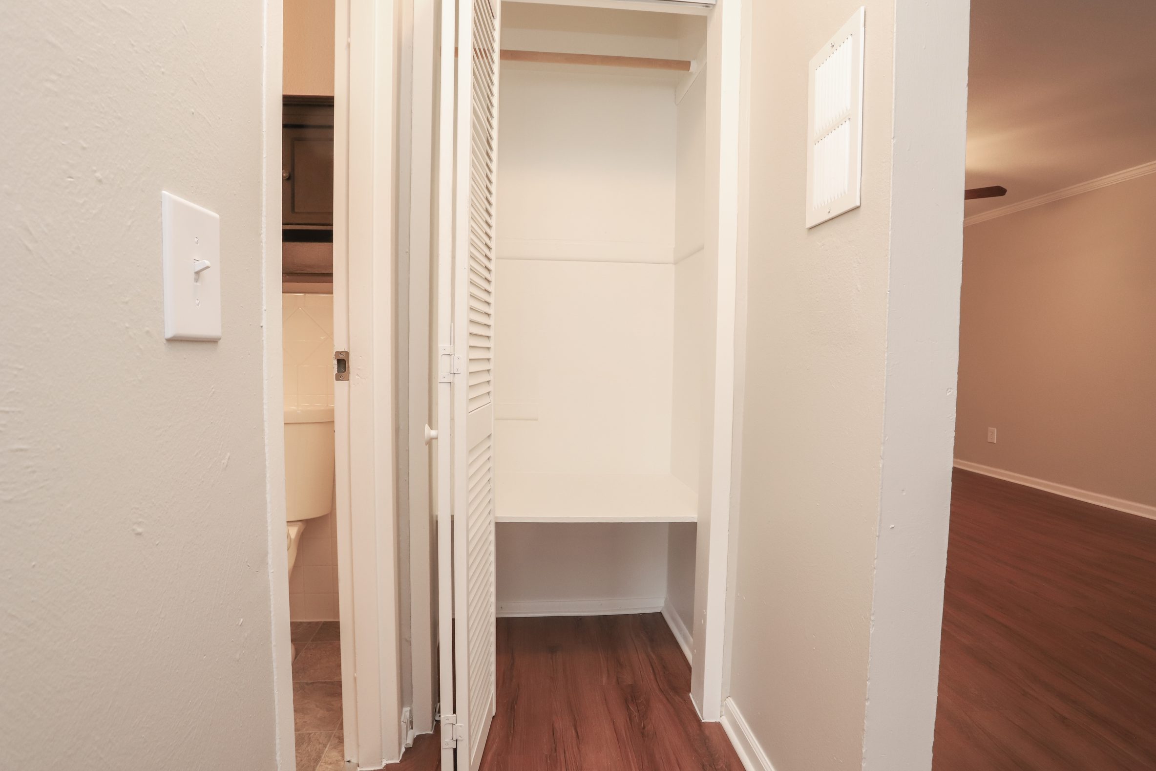 Country Club Gardens Cornerstone Apartments